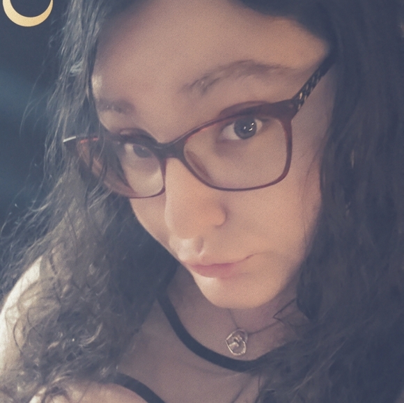 Meet your Posher, Jade - Picture 4 of 16